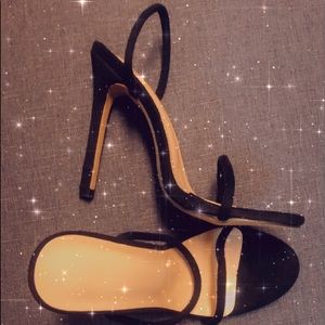 Double Strap Size 6, Black 5 inch Thin Heeled Sandals!!